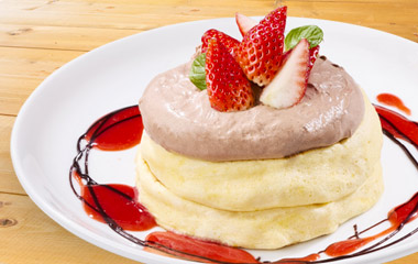 ジャストサイズ苺とチョコレートクリームのクリームパンケーキ