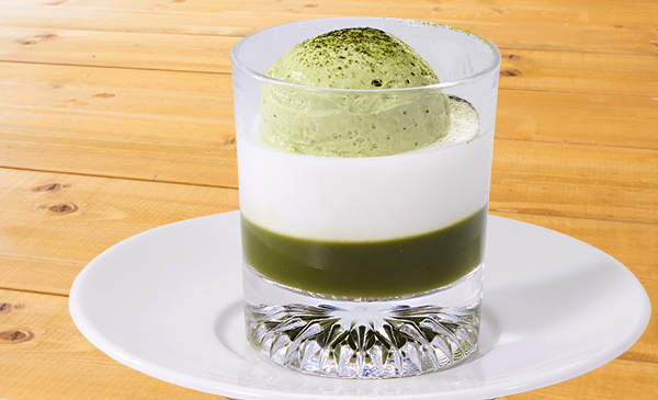 抹茶クリームのミルクプリン